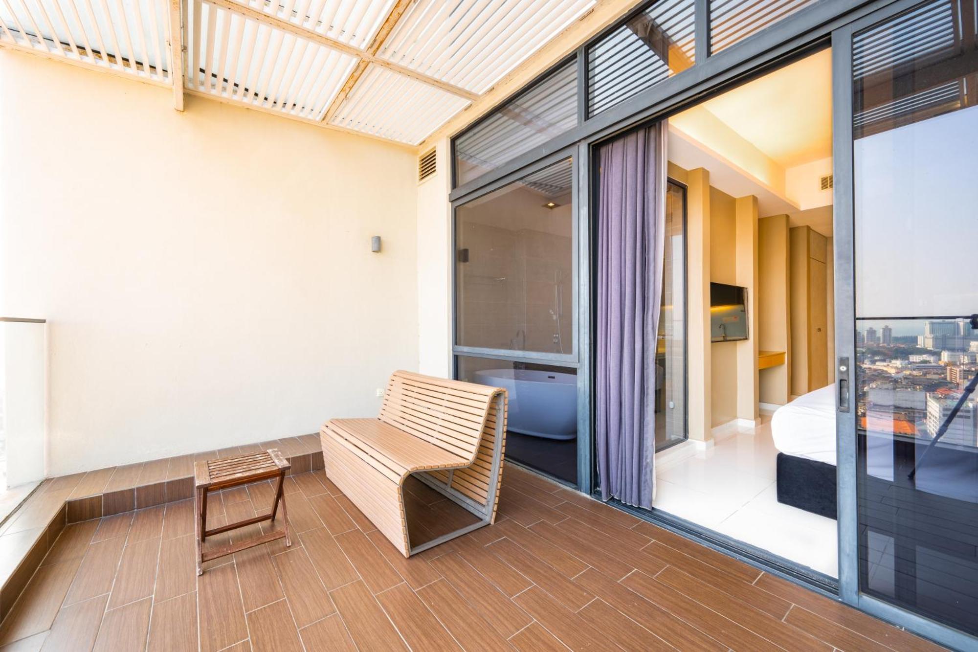 Greystone 99 Suites Malacca Екстериор снимка