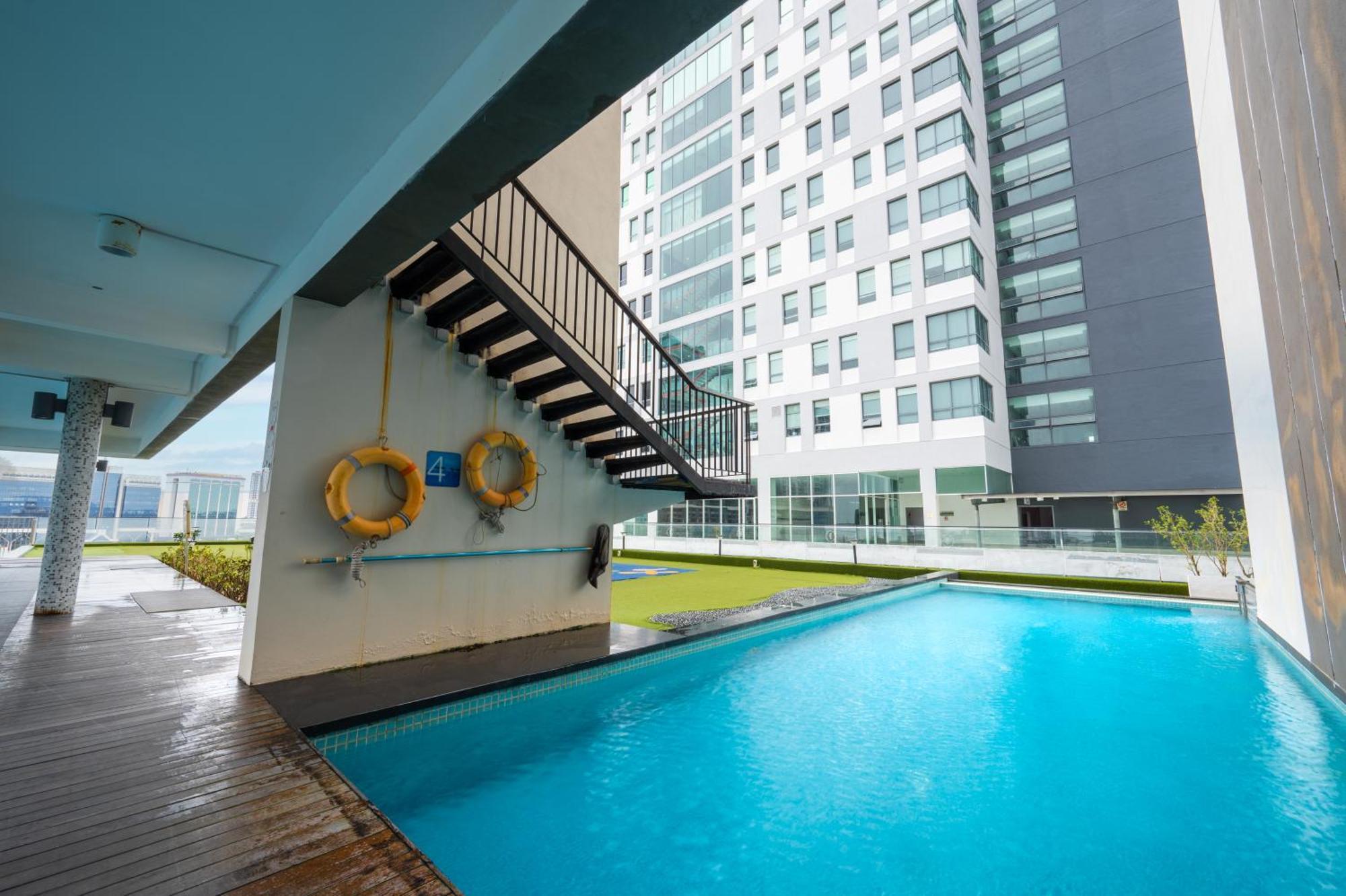 Greystone 99 Suites Malacca Екстериор снимка