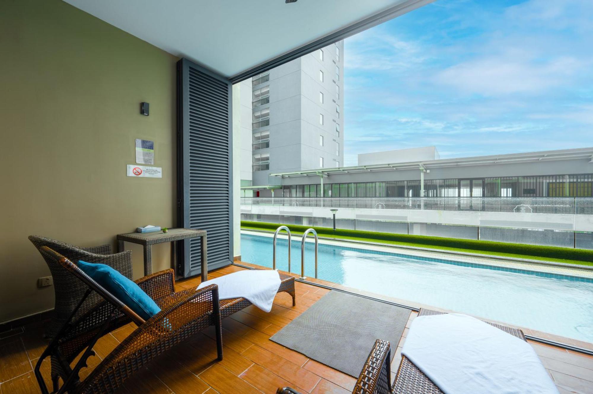 Greystone 99 Suites Malacca Екстериор снимка